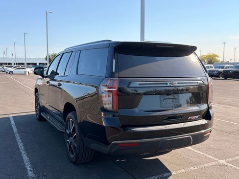 Used 2022 Chevrolet Suburban RST w/ Luxury Package AWD/4WD image 7