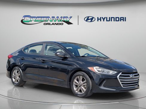Used 2017 Hyundai Elantra SE FWD image 2
