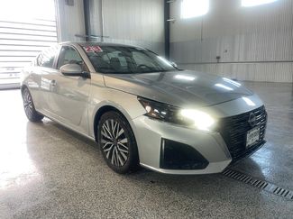 Used 2023 Nissan Altima 2.5 SV video 1