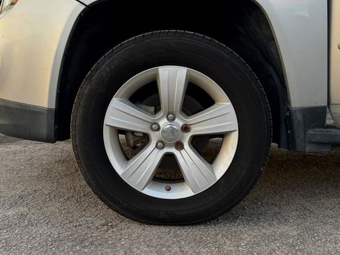 Used 2011 Jeep Compass SPORT 4DR SUV image 14