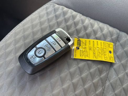 Used 2021 Ford Escape SE w/ SE Sport Appearance Package AWD/4WD image 22