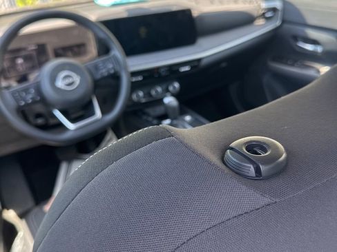 Certified 2025 Nissan Kicks SV AWD/4WD image 8