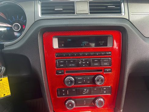 Used 2013 Ford Mustang Coupe image 24