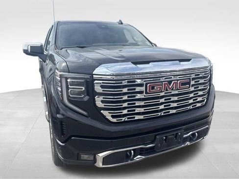 Used 2024 GMC Sierra 1500 Denali w/ Technology Package AWD/4WD image 5