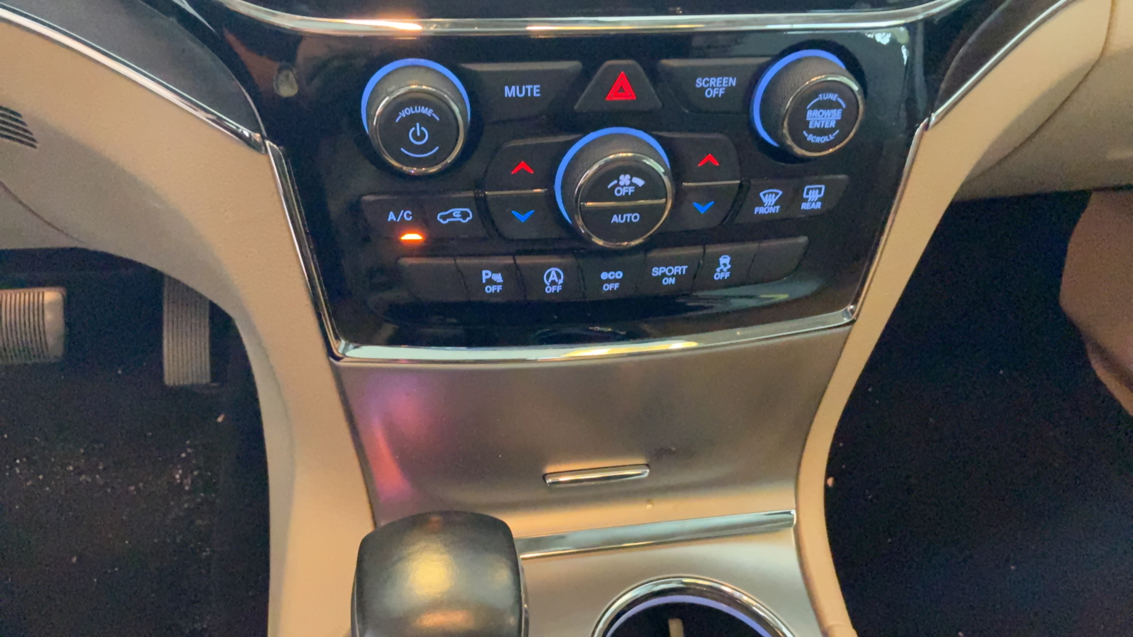 Used 2020 Jeep Grand Cherokee Limited RWD image 17