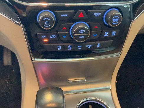 Used 2020 Jeep Grand Cherokee Limited RWD image 17