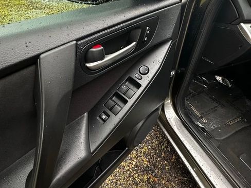 Used 2012 MAZDA MAZDA3 i Touring image 8