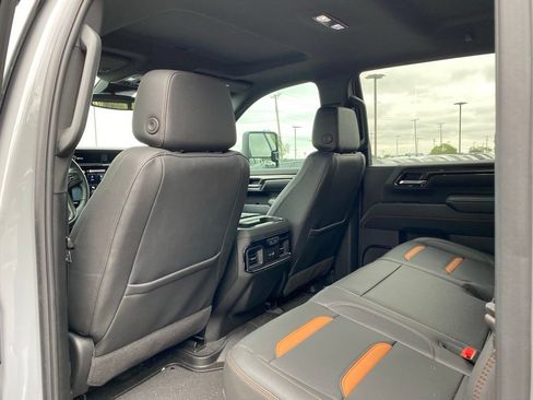 Used 2025 GMC Sierra 2500 AT4 AWD/4WD image 23