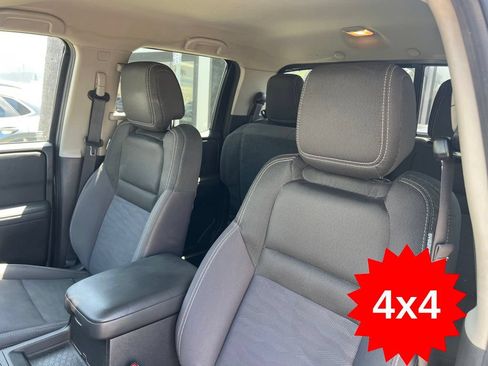 Used 2022 Nissan Frontier SV AWD/4WD image 12