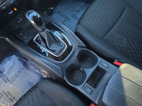 Used 2019 Nissan Rogue SV w/ Sun & Sound Touring Package image 25