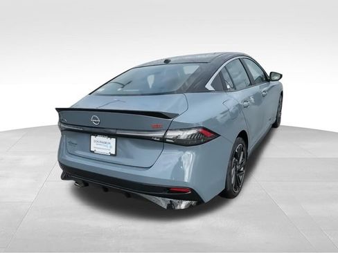 New 2026 Nissan Sentra SR w/ Floor Mat Package FWD image 8