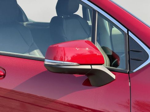 Used 2024 Toyota Sienna Platinum image 11