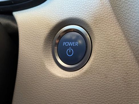 Used 2022 Toyota Corolla LE FWD image 22