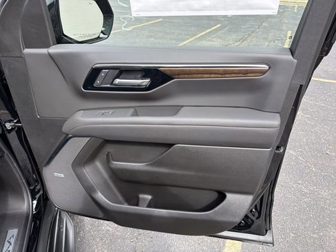 New 2026 Chevrolet Suburban High Country image 32