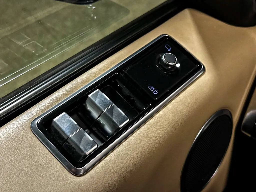 Used 2019 Land Rover Range Rover Sport Supercharged AWD/4WD image 27