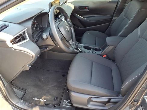 Used 2025 Toyota Corolla LE image 15