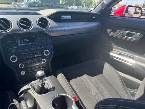 Used 2018 Ford Mustang GT RWD image 32
