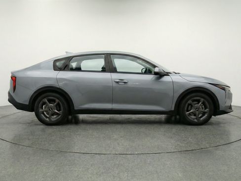 Used 2025 Kia K4 FWD image 11