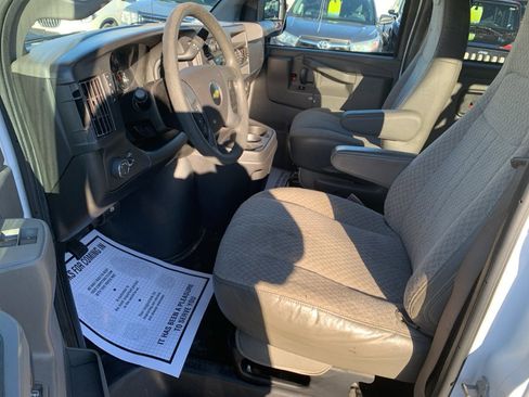 Used 2017 Chevrolet Express 3500 LT w/ LT Preferred Equipment Group image 11