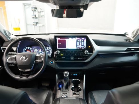 Used 2022 Toyota Highlander Platinum image 20