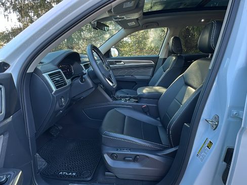 Used 2023 Volkswagen Atlas SEL image 13