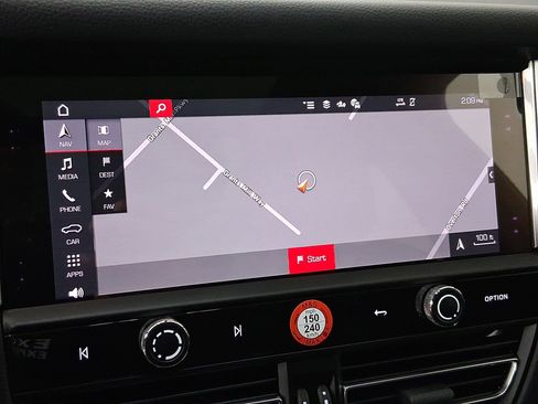 Used 2025 Porsche Macan image 28