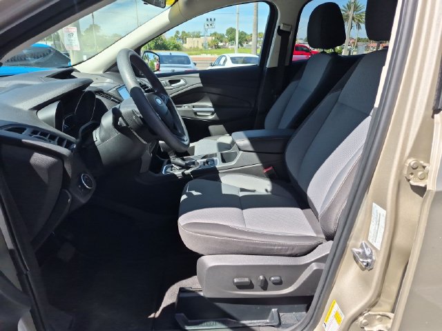 Used 2017 Ford Escape SE FWD image 11
