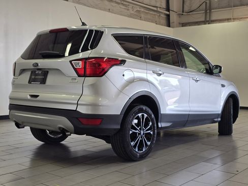 Used 2019 Ford Escape SE image 14