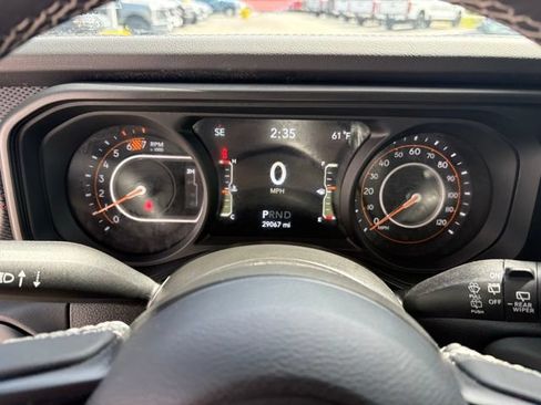 Used 2025 Jeep Wrangler Unlimited Rubicon w/ Convenience Group AWD/4WD image 14