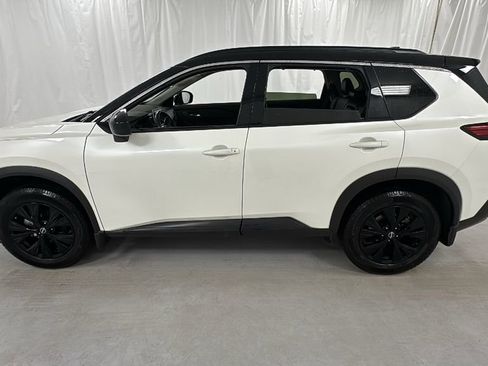 Used 2023 Nissan Rogue SV w/ SV Premium B Package image 6