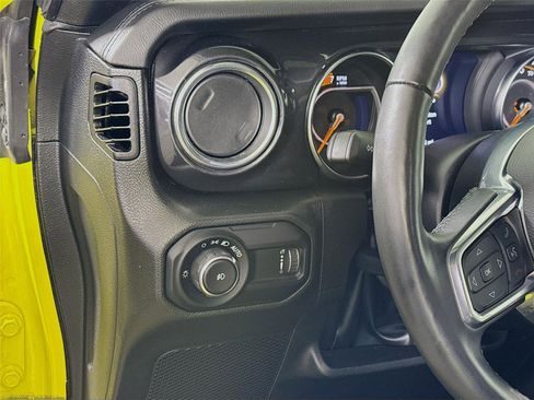 Used 2023 Jeep Wrangler Unlimited Sahara AWD/4WD image 4