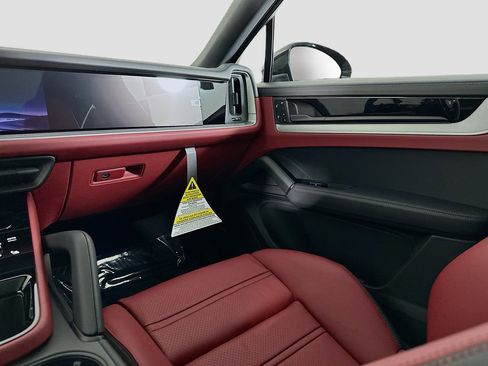 New 2026 Porsche Cayenne S image 26