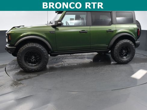 New 2025 Ford Bronco Badlands image 16