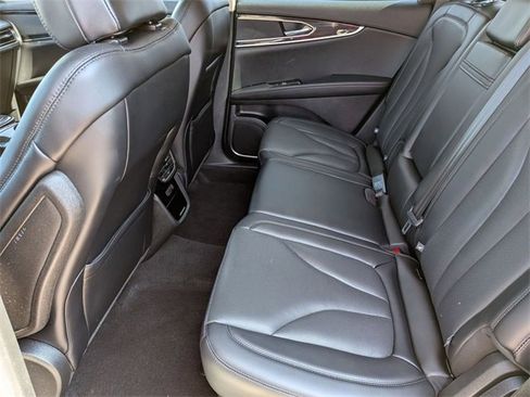 Used 2022 Lincoln Nautilus Reserve image 26