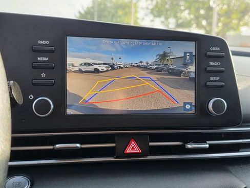 Used 2023 Hyundai Elantra SEL FWD image 28