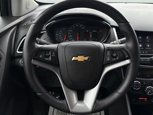 Used 2022 Chevrolet Trax LT w/ LT Convenience Package AWD/4WD image 23