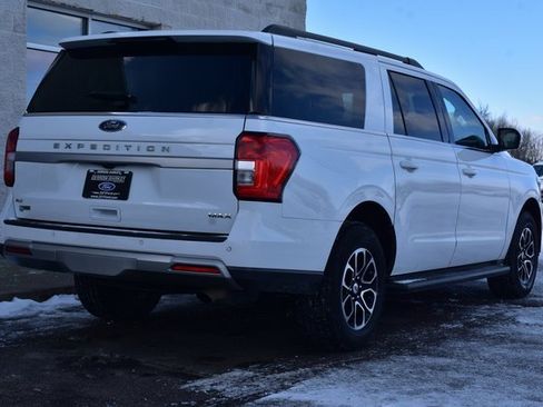 Used 2023 Ford Expedition Max XLT image 11