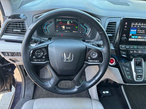 Used 2022 Honda Odyssey Elite image 17