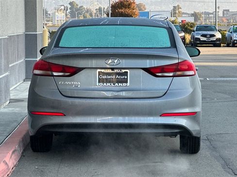 Used 2018 Hyundai Elantra SE image 5