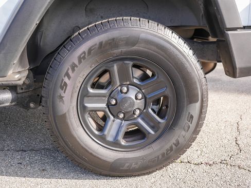 Used 2015 Jeep Wrangler Sport image 10