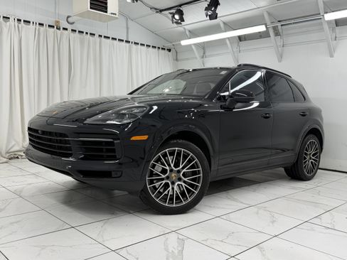 Certified 2022 Porsche Cayenne S image 6