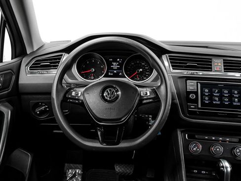Used 2021 Volkswagen Tiguan S image 24