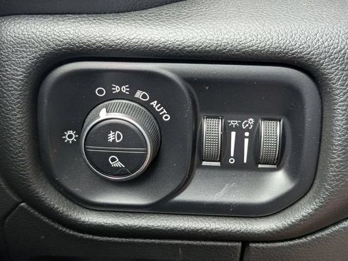 Used 2025 RAM 1500 Big Horn AWD/4WD image 23