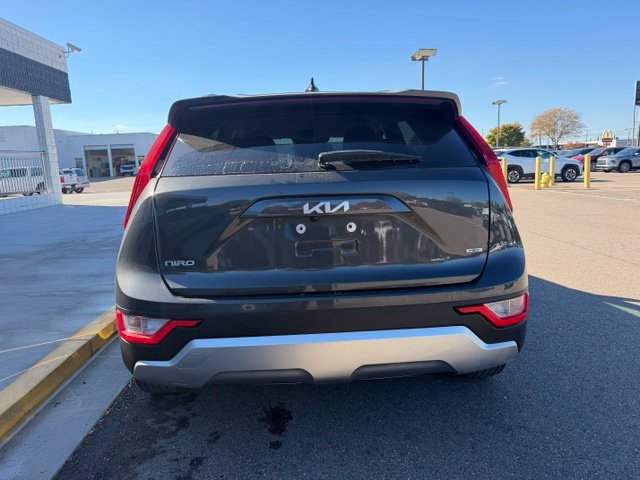 Used 2023 Kia Niro LX FWD image 9