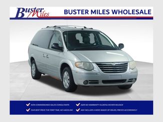 Used 2005 Chrysler Town & Country Limited FWD video 1