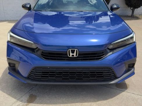 Used 2023 Honda Civic Sport image 8