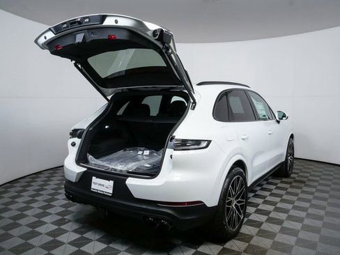 New 2026 Porsche Cayenne AWD image 28