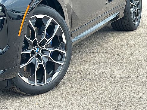 New 2027 BMW X7 xDrive40i w/ Executive Package AWD/4WD image 3