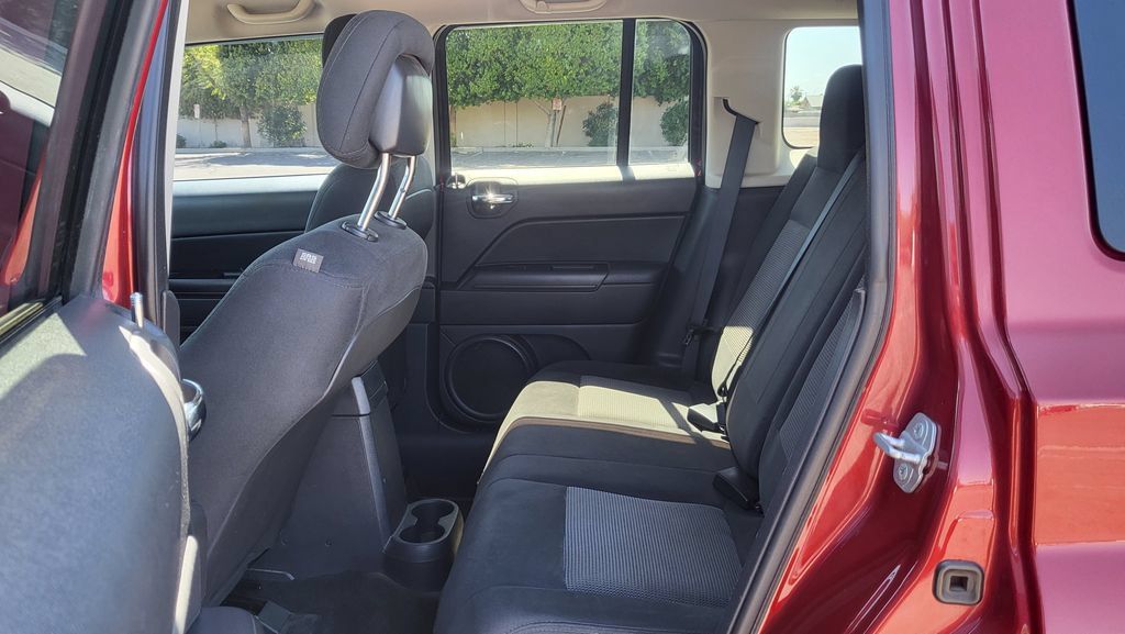 Used 2014 Jeep Patriot Latitude FWD image 24