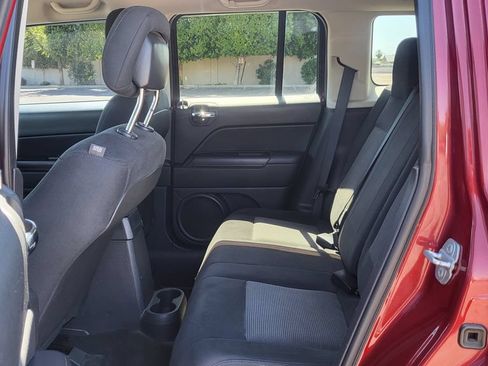 Used 2014 Jeep Patriot Latitude FWD image 24